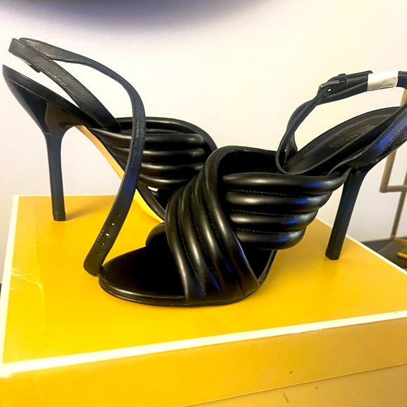New Michael Kors Royce sandals, size 9 - Picture 1 of 8